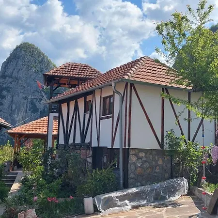 Golemi Kamik Vlasi 4 Apartmán