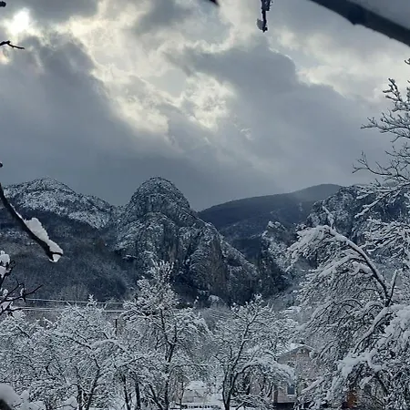 דירה Golemi Kamik Vlasi 4 *