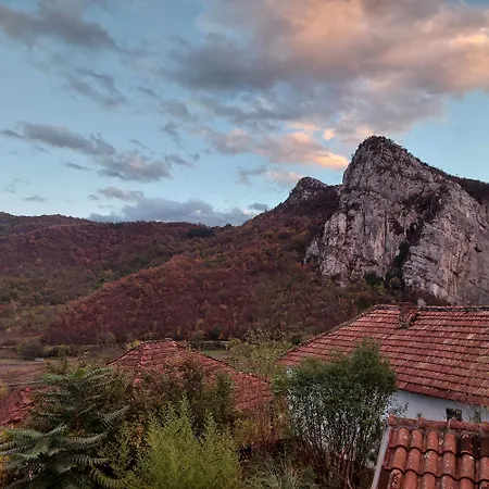 Golemi Kamik Vlasi 4 *