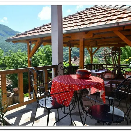 Golemi Kamik Vlasi 4 * Pirot