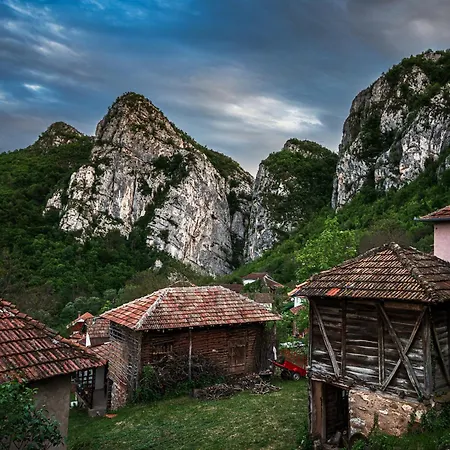 דירה Golemi Kamik Vlasi 4 *